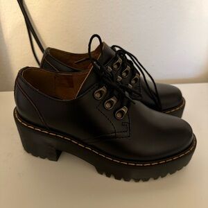 DR MARTENS LEONA LO VINTAGE SMOOTH LEATHER HEELED SHOES